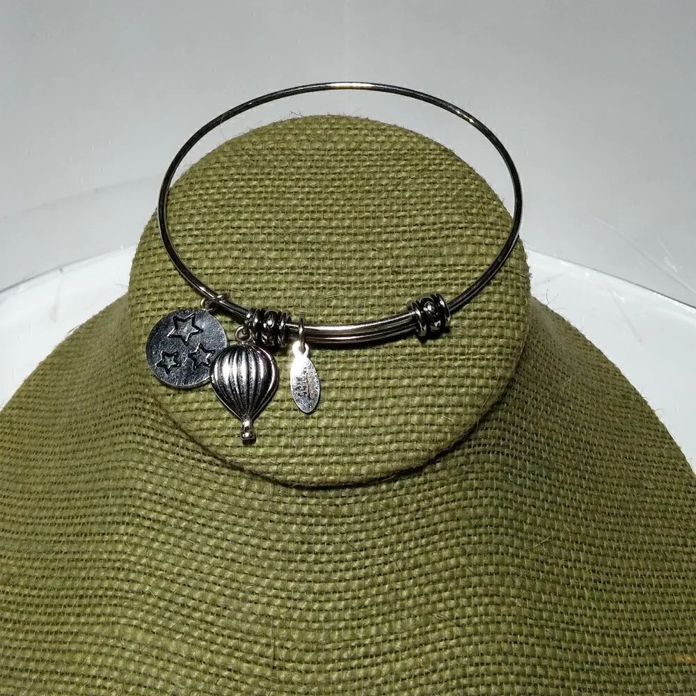 Women`s silver tone 